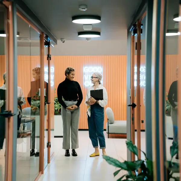 El papel de la mujer en las compañías sostenibles: cómo las directivas están liderando el cambio