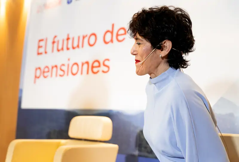 La ministra de Inclusión, Seguridad Social y Migraciones, Elma Saiz, resalta que la reforma de pensiones "ha pasado su primer examen con éxito" 