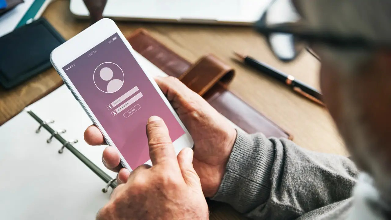 Nueva ley laboral: fichaje digital obligatorio y multas si no cumples estas condiciones