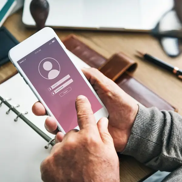 Nueva ley laboral: fichaje digital obligatorio y multas si no cumples estas condiciones