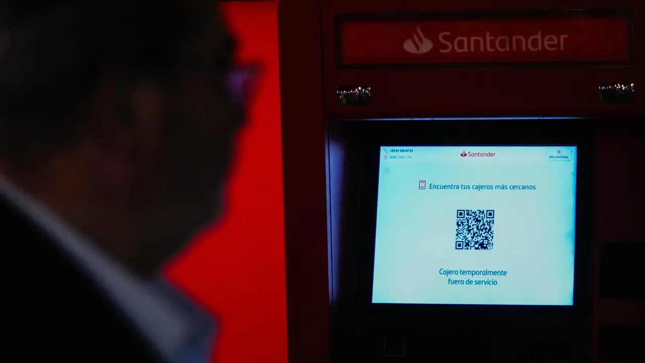 El apagón deja sin servicio a oficinas y cajeros, pero la banca resiste con canales digitales