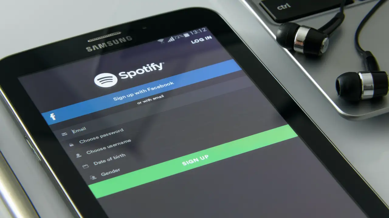 Los servicios de streaming con suscripción automática pueden ser uno de los gastos ocultos que están minando tu dinero
