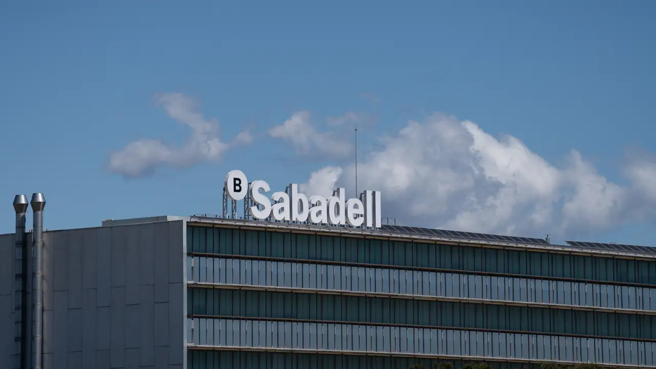 Sabadell gana 489 millones hasta marzo tras disparar su beneficio un 58,6%