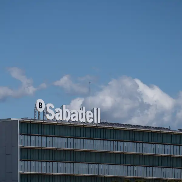 Sabadell gana 489 millones hasta marzo tras disparar su beneficio un 58,6%