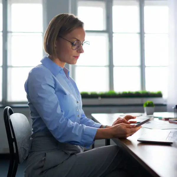 Mujer empresaria trabajando