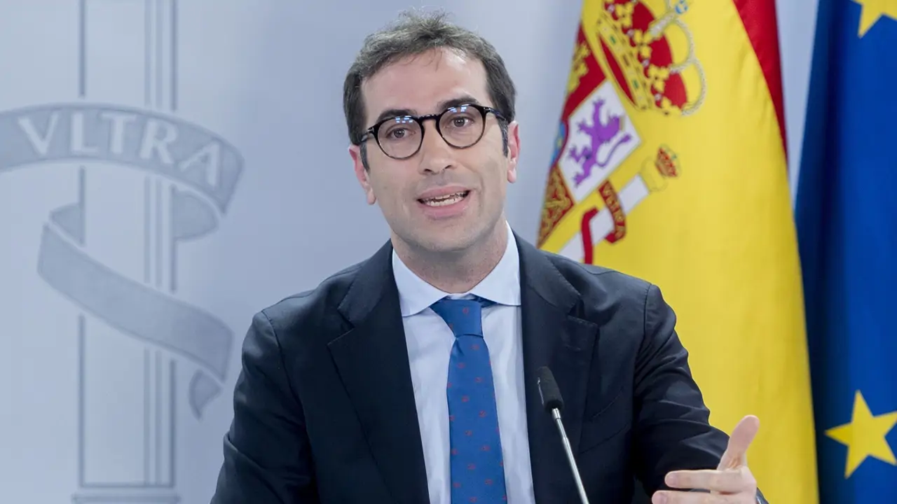 Ministro economia comercio empresa carlos cuerpo rueda prensa posterior