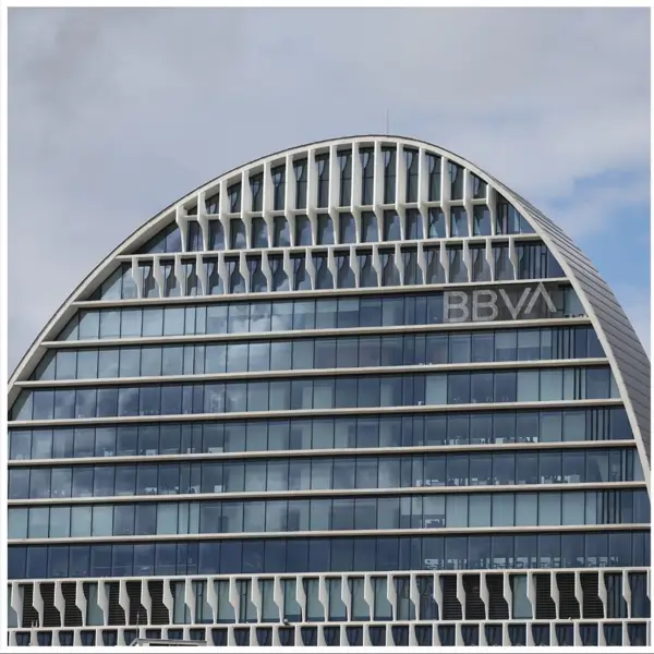 La CNMC alerta sobre los efectos de la fusión BBVA–Sabadell en la competencia