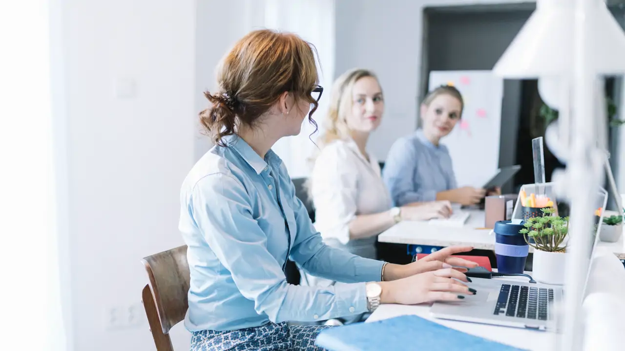 Coworking, empleadas, empresa