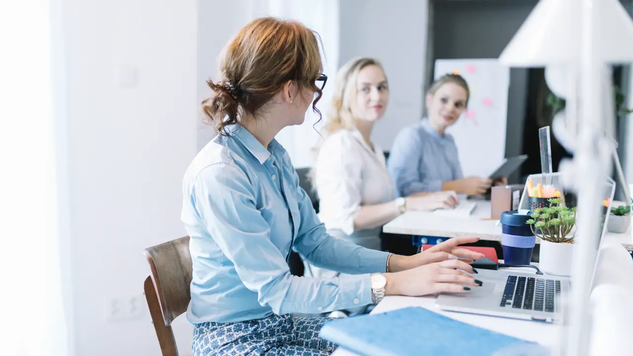 Radiografía del sector servicios: qué ha subido más y qué baja en 2025