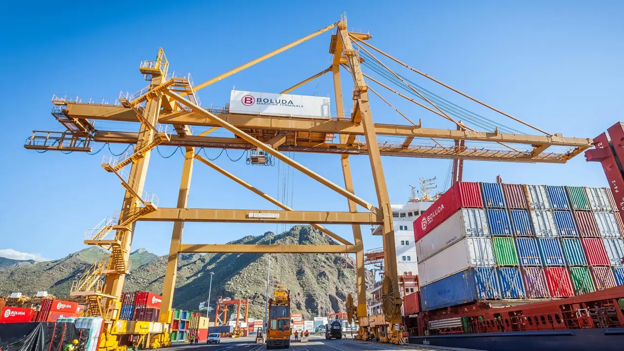 gruas boluda maritime terminals islas canarias
