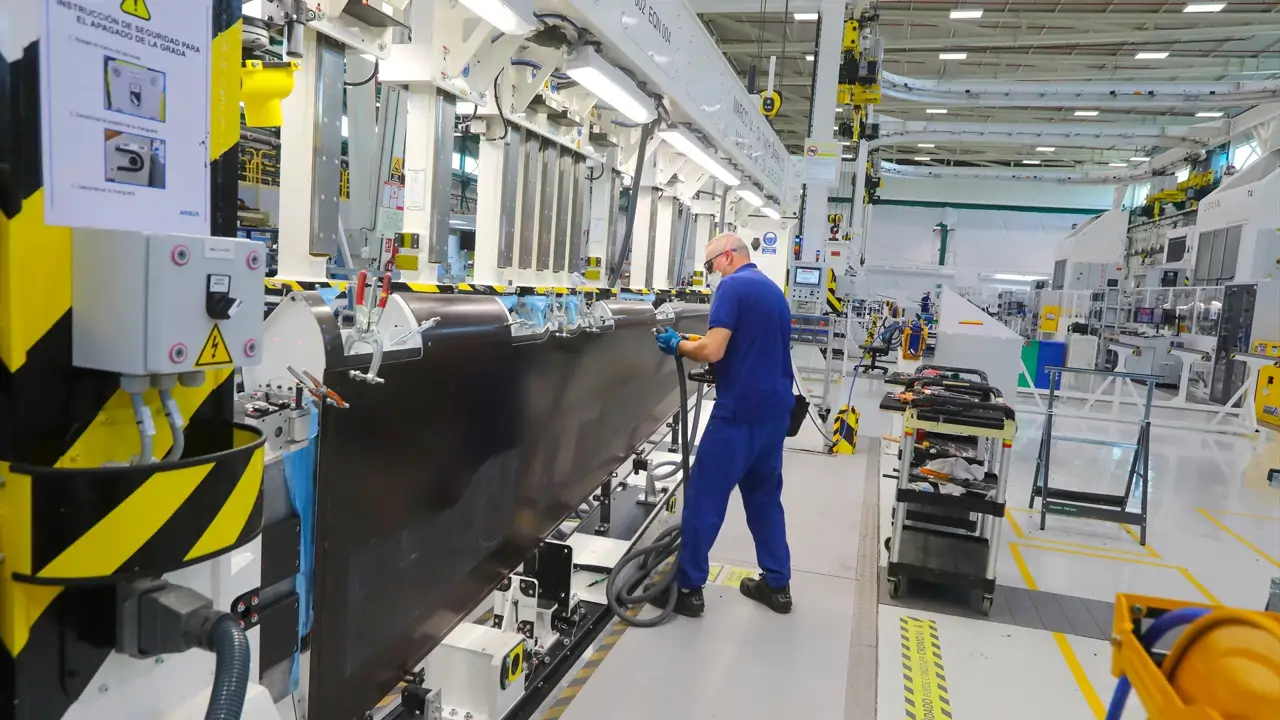 La producción industrial sigue en retroceso: estos son los sectores más afectados