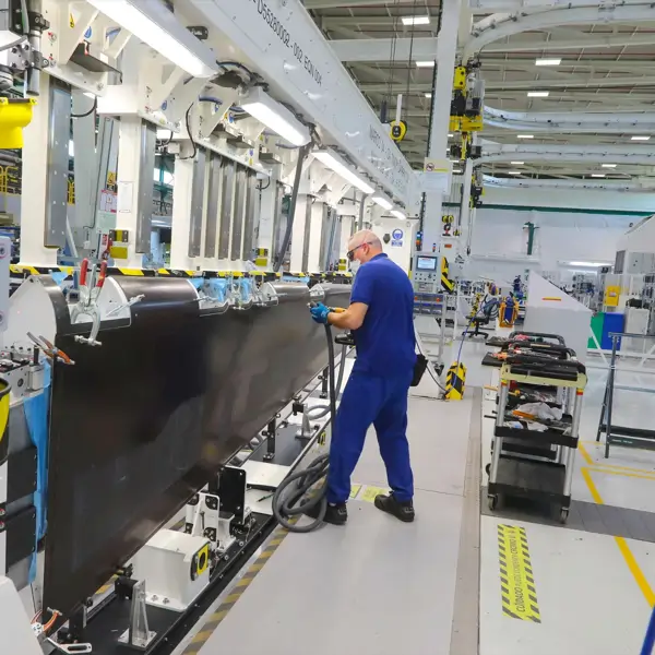 La producción industrial sigue en retroceso: estos son los sectores más afectados