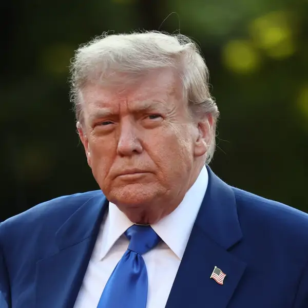 Trump amenaza con un arancel del 10% a los países que respalden las políticas de los BRICS