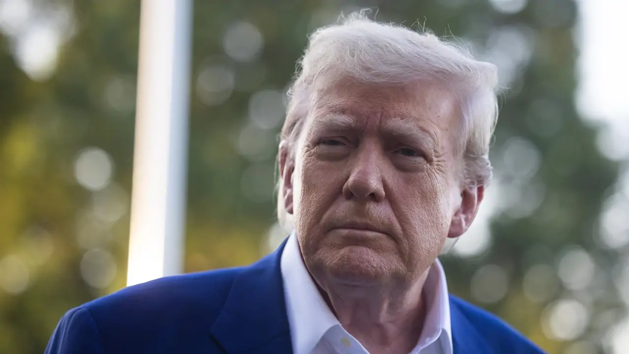 Trump impone un arancel del 35% a las importaciones de Canadá y exige fabricar en EE.UU.