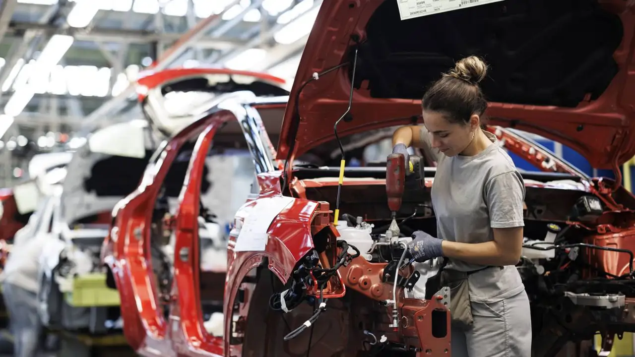 Renault to boost electric car manufacturing in Spain with a multi-million euro investment